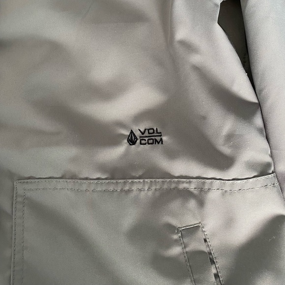 Volcom rain jacket - Picture 3 of 4